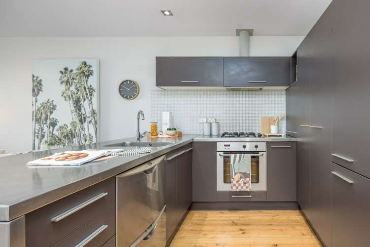 5p/435 New North Road Kingsland_13