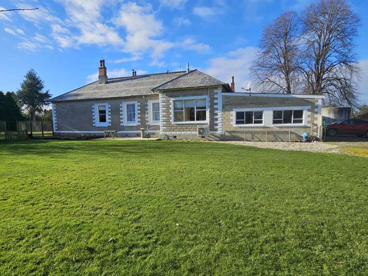 66 Riverbank Road_2