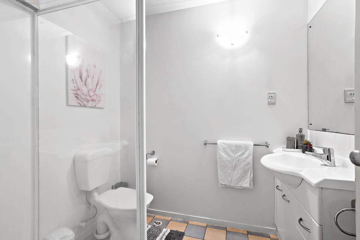 25/92 Bush Road_4