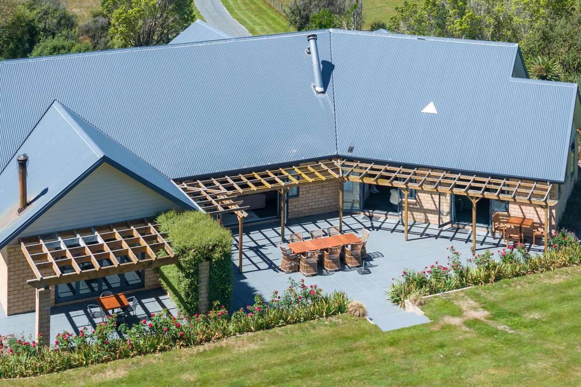 29 and 7 Skevingtons Road_5