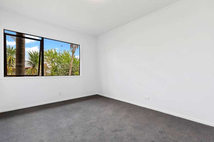 9 Oreti Place Clover Park_9