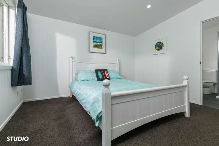 34 Domain Crescent Muriwai_17