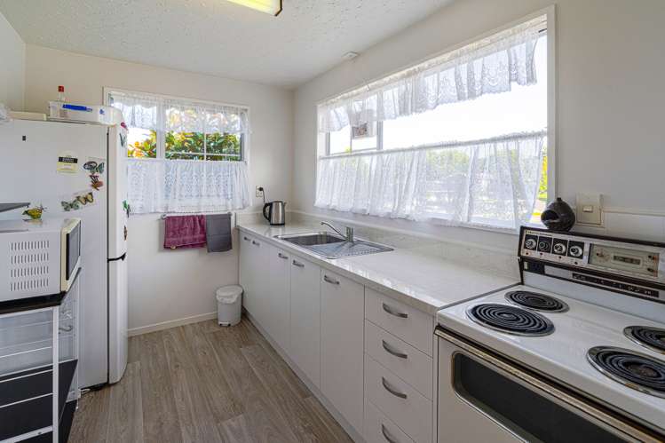 2/5 Salford Avenue Redwood_11