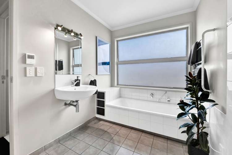 3b Sunset Street Bell Block_25