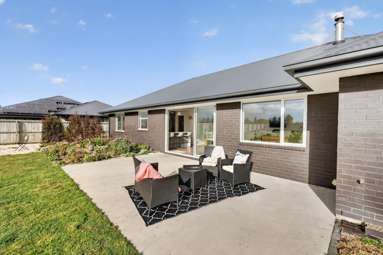 54 Graeme Foote Street_4