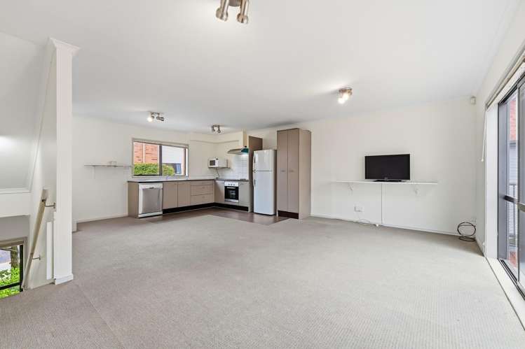 223/172 Mcleod Road Te Atatu South_3