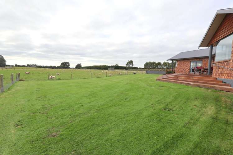 203 Pomona Road East Makarewa_36