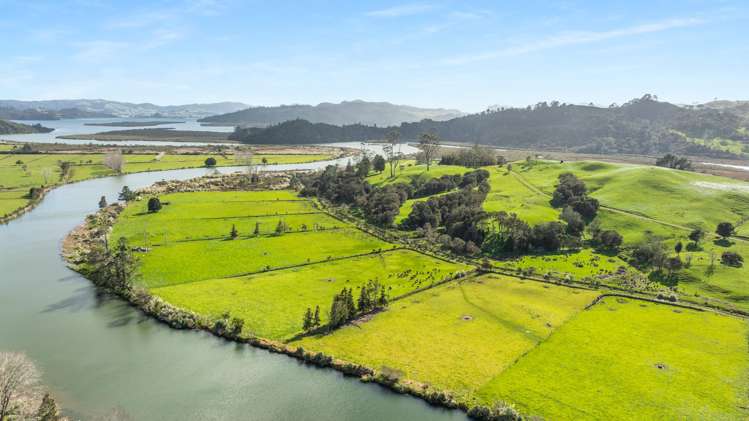 90 Camp Road, Coroglen Tairua_12