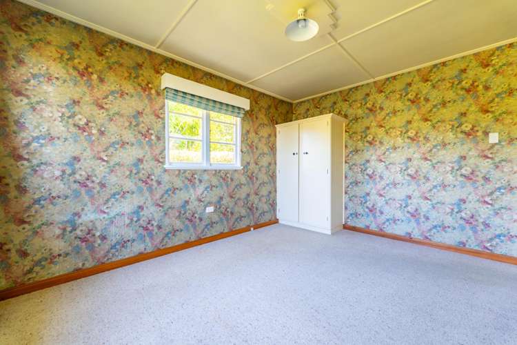 1 & 2/28 Nile Street Highfield_11