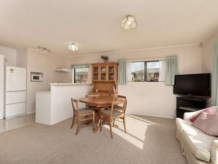 16/151 Kitchener Road Pukekohe_2