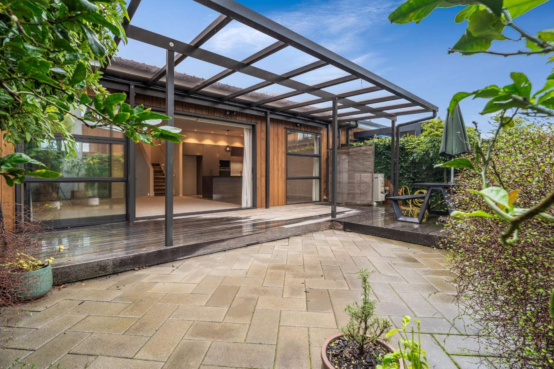 8 Gateway Avenue 1640_0