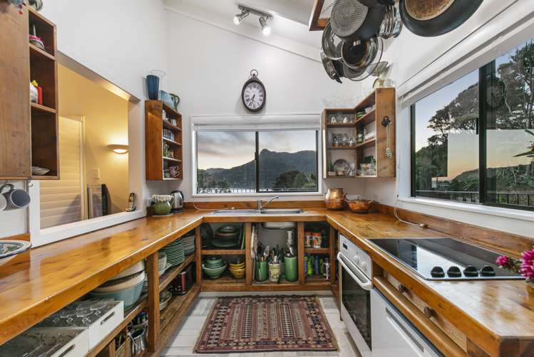 1133 Huia Road Huia_7