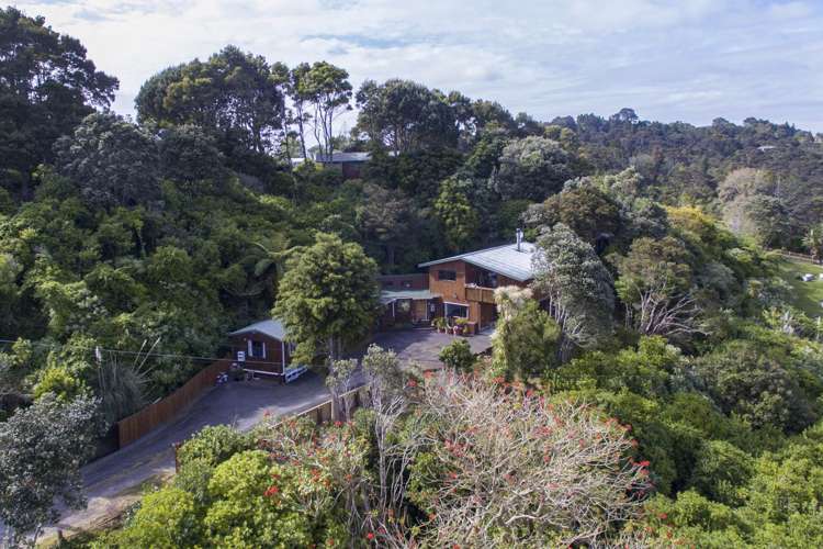 33 Landing Road Titirangi_1