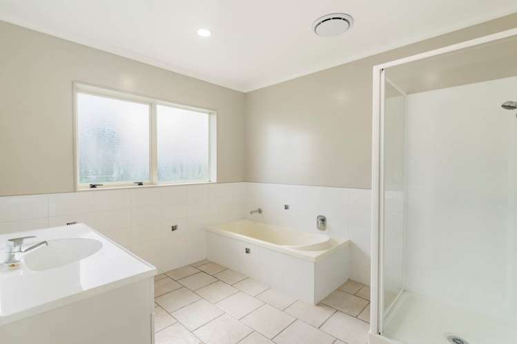 1 Takatu Place Takanini_17