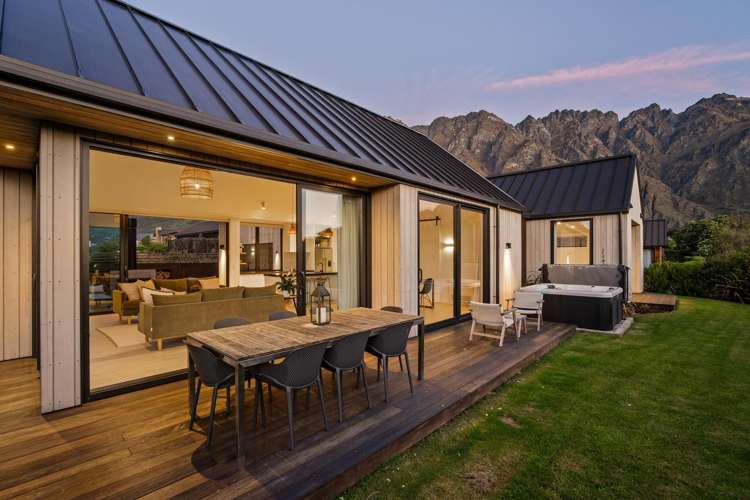 1 Torridon Court Jacks Point_28