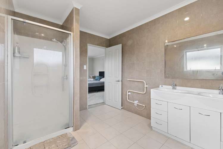 42 Peninsula Road Mangere_11