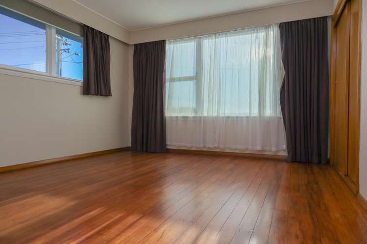 32 Domett Esplanade Cobden_22