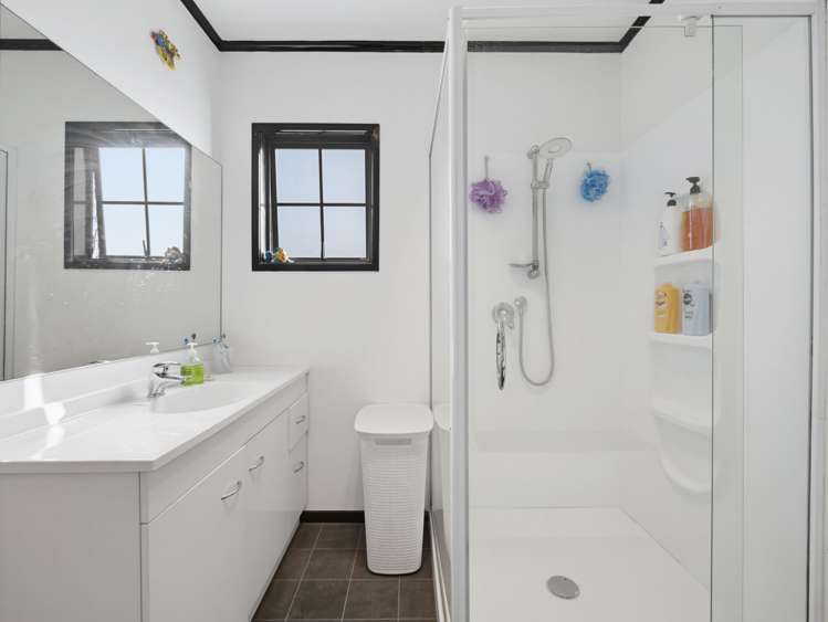 1 Joanna Place Deanwell_17