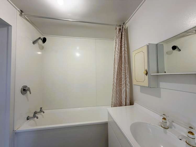 15 Threadneedle Street Greymouth_11