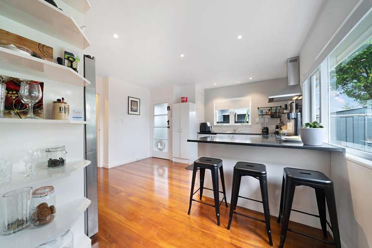 2 Riserra Drive Ranui_4