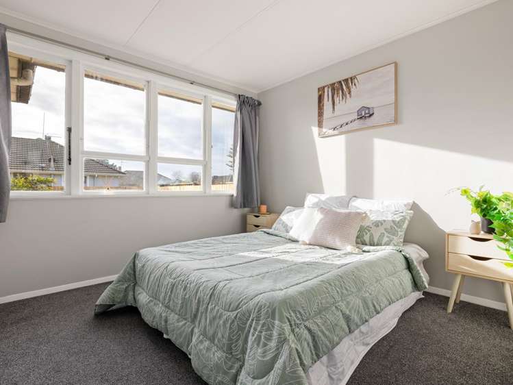 2 Yeats Crescent Fairfield_19