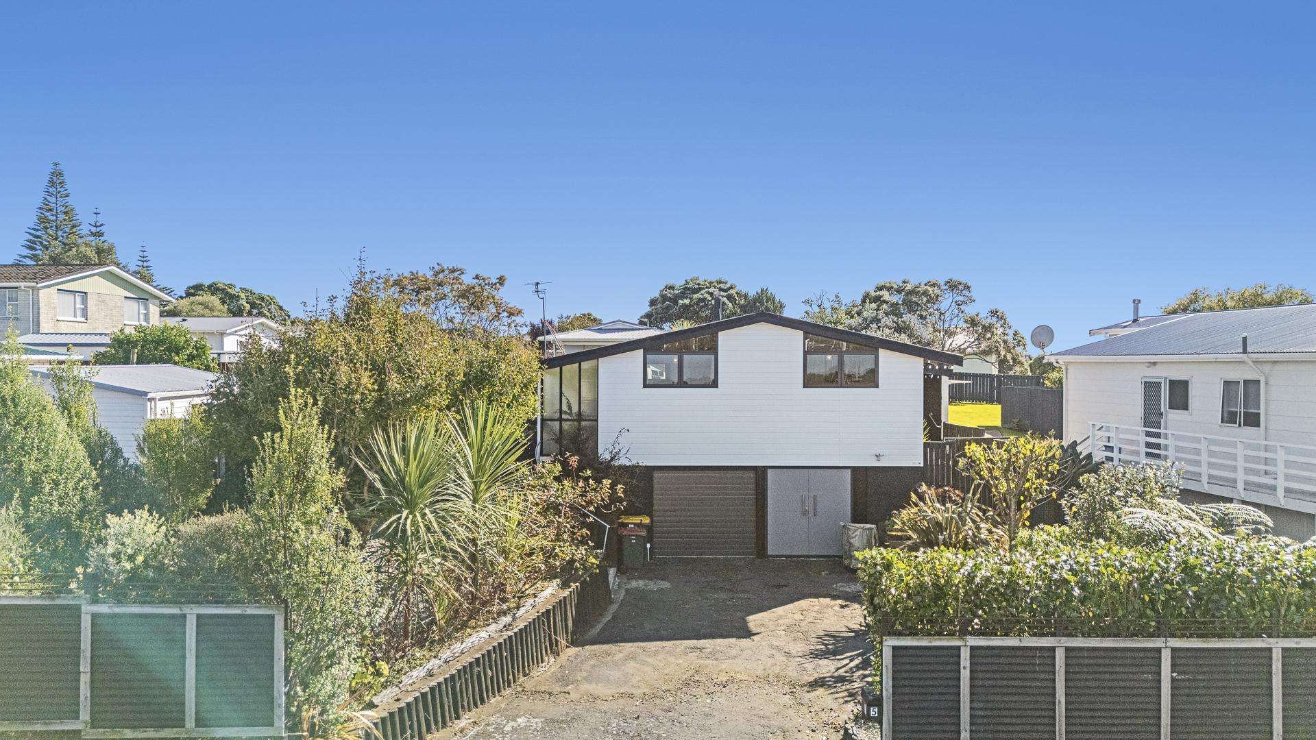 5 Camellia Avenue Bell Block_0