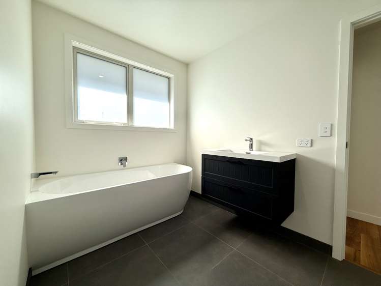 2/19A East Street Raglan_24