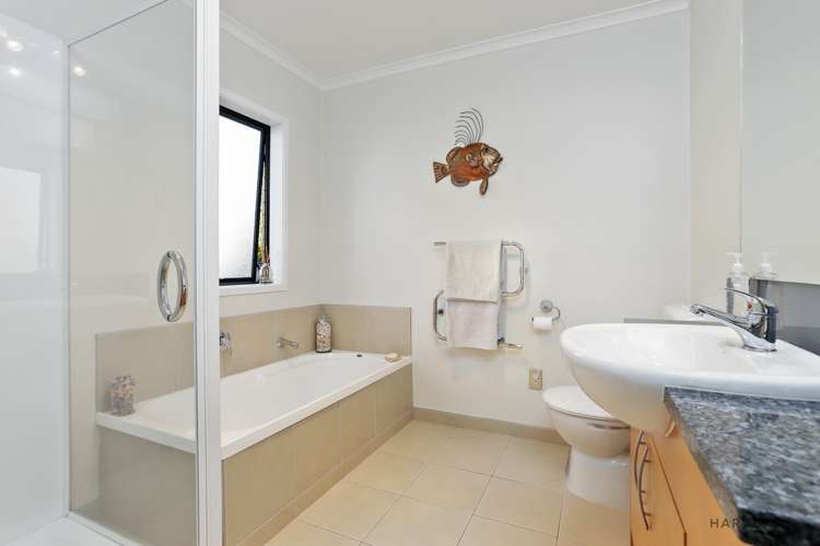 2c Highland Avenue Titirangi_11