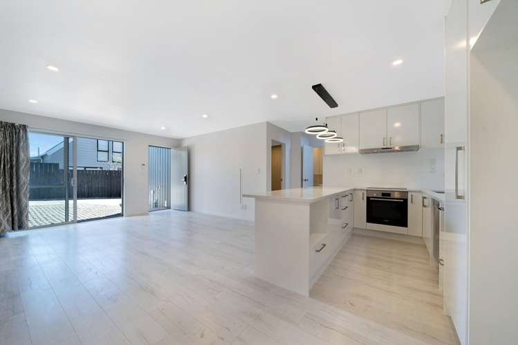 4035C Great North Road Glen Eden_5