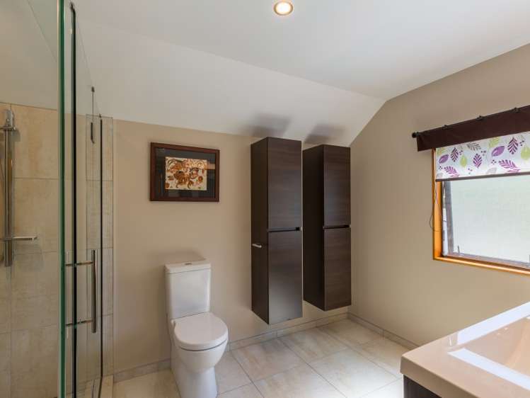 42 Golf Road Wakefield_10