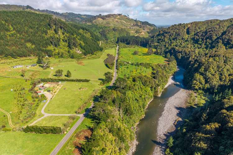 1202 Otaki Gorge Road Te Horo_24