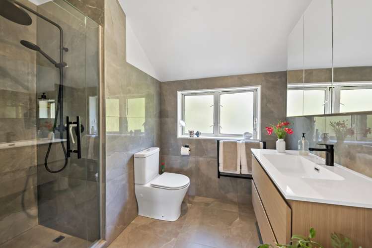 8 Queensway Three Kings_15