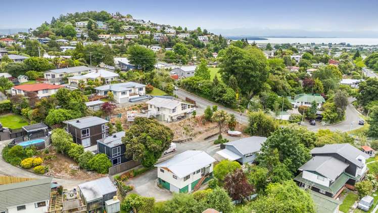 2/3 The Ridgeway Enner Glynn_13
