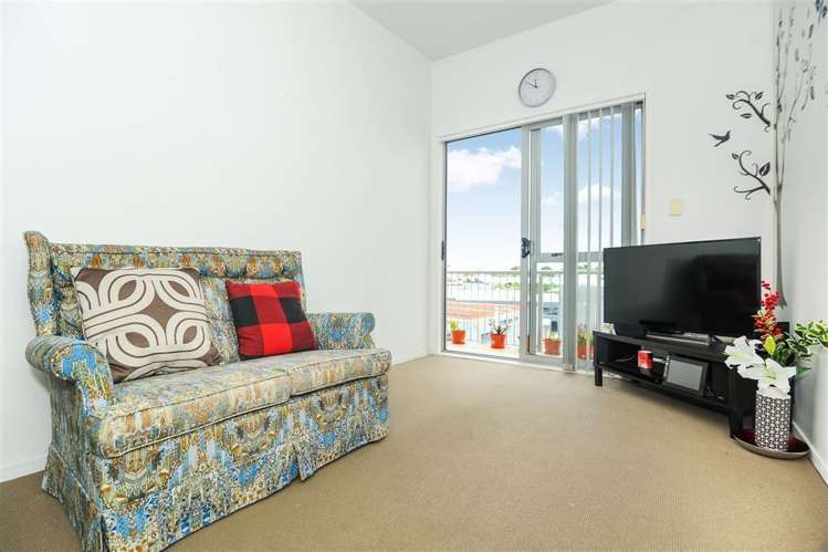 306/10 Flower Street Eden Terrace_7