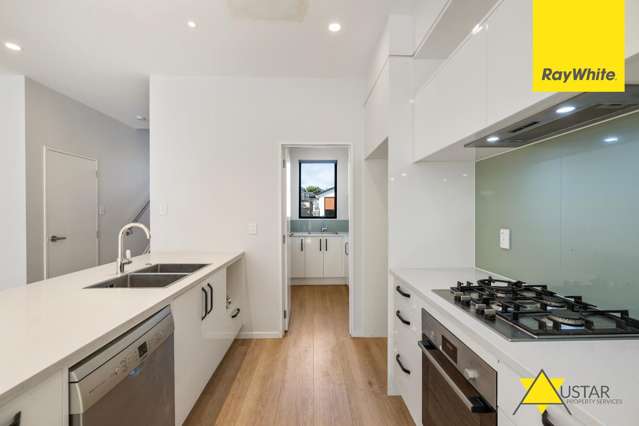 3/3 Kaimai Avenue Massey_2