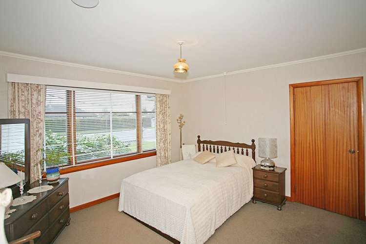 120 Springs Road Hornby_13