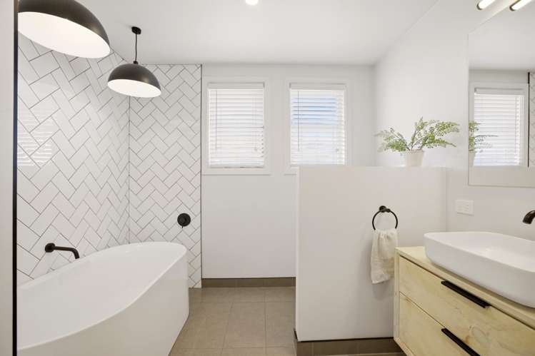 20 Robin Street Burwood_11