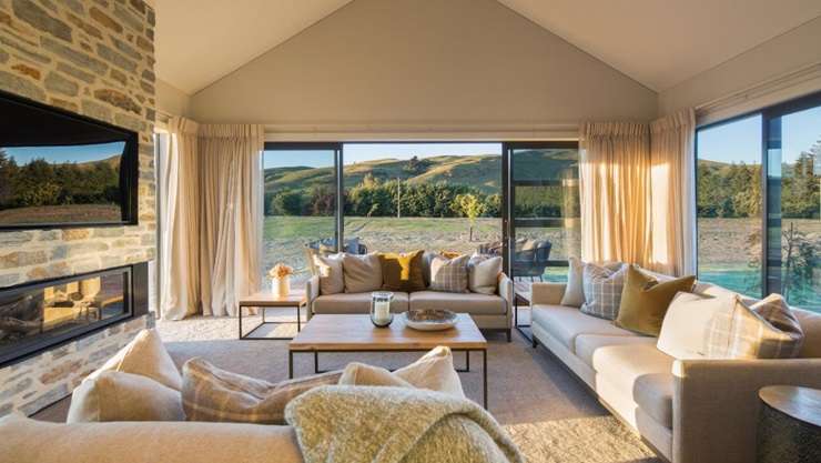 OneRoof gets a tour of the high-end retirement village that Arvida has built in one of New Zealand's most exclusive neighbourhoods. Video / OneRoof, Fiona Goodall
