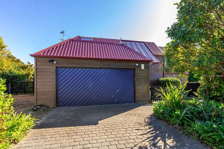 16 James Cook Drive Whitby_19