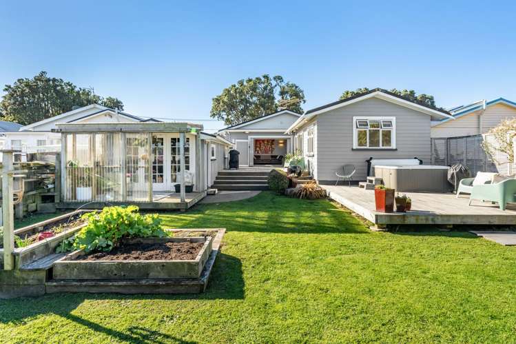 18 Bracken Street Petone_27