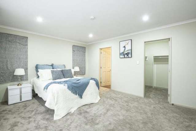 Spacious 5BR Family Home near Botany Twon Centre