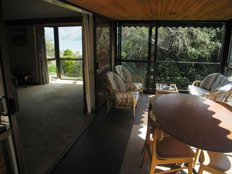 31 Settlers Hill Akaroa_12