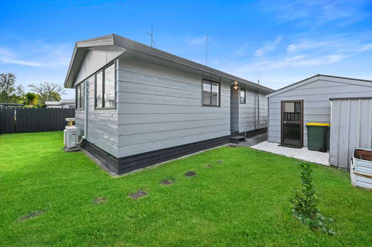 10 Gillett Lane Enderley_17