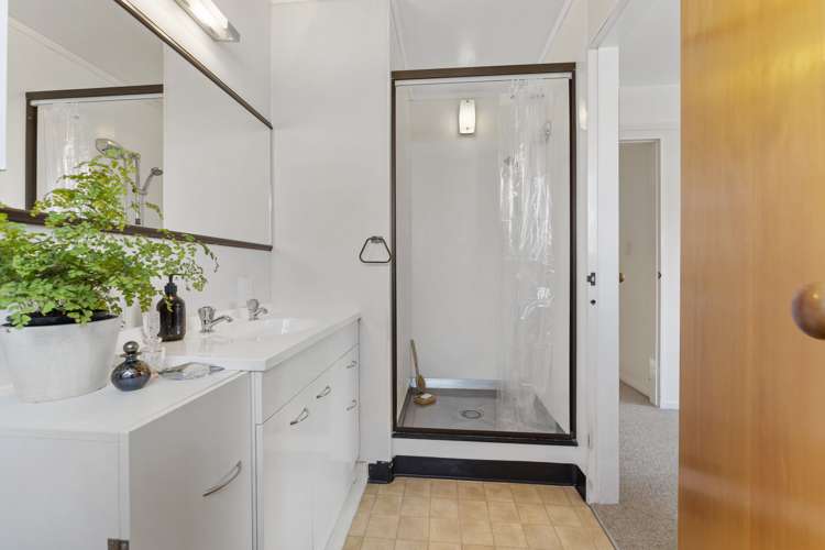 102 Barrett Road Whalers Gate_17