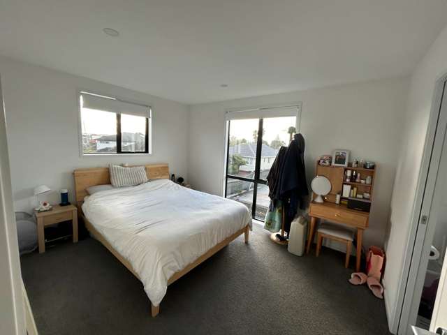 2/10 Shamrock Lane Te Atatu Peninsula_4