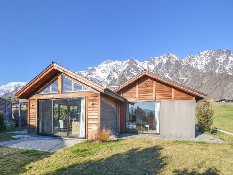 8 Skye Lane Jacks Point_11