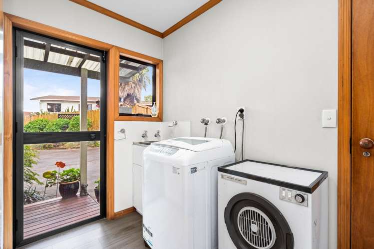 196 Fairway Drive Te Kamo_17