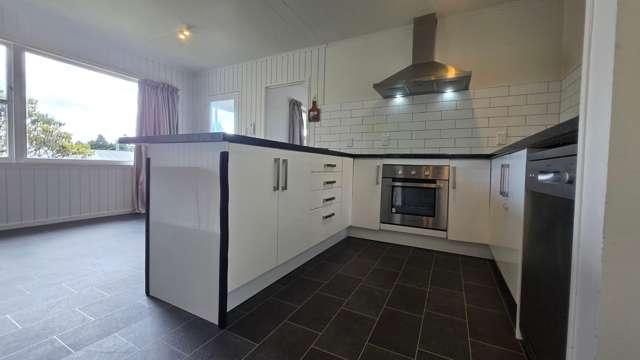  E/470 Stokes Valley Road Stokes Valley_1