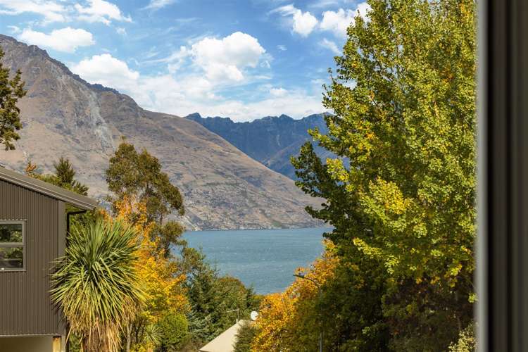 10b Mackinnon Terrace Fernhill/Sunshine Bay_27