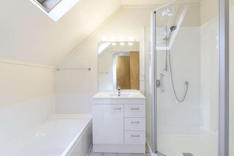 1/114 Cliff View Drive Green Bay_8